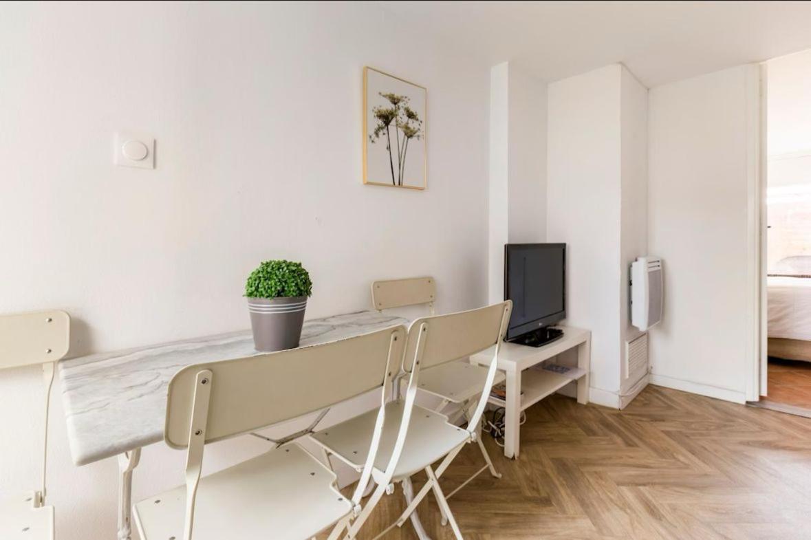 Escapade Pres De Lille - Appartement Charmant Avec Terrasse Et Parking Privee 몽장바뢸 외부 사진
